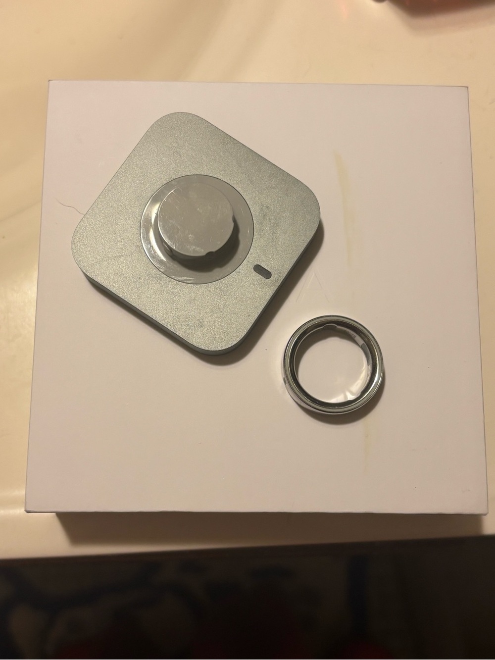 Oura Ring 4 - Silver Size 9, Used